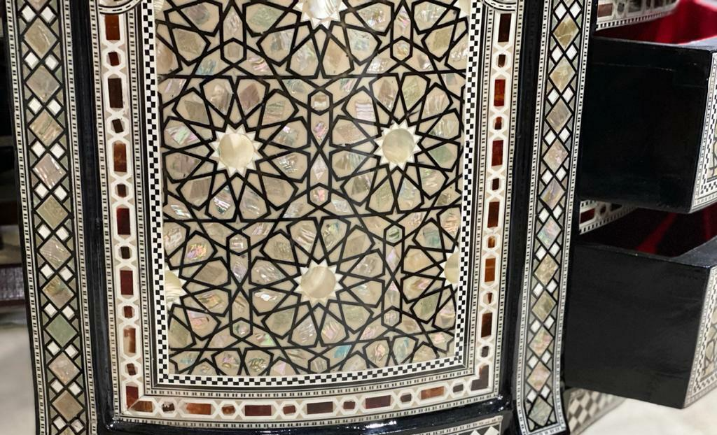 Handmade, Antique Style, Curving Wood Sideboard, Home Decore, Wooden Sideboard