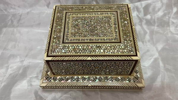Luxury Mother of Pearl Inlaid Wooden Cigarette Box for 40 Cigars