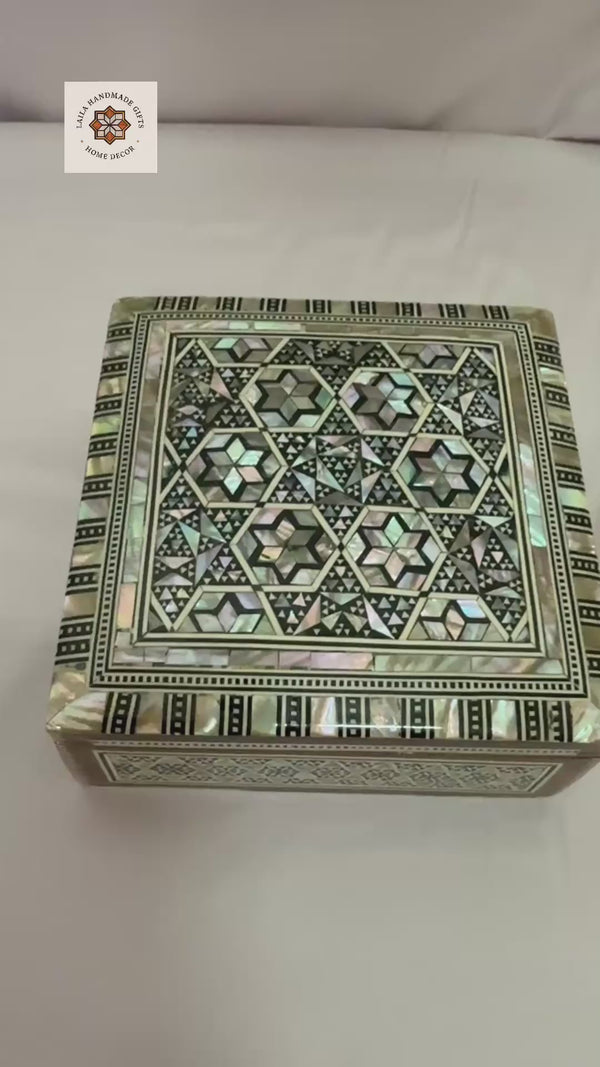 Handmade Mahogany Jewelry Box – Natural Shell Inlay